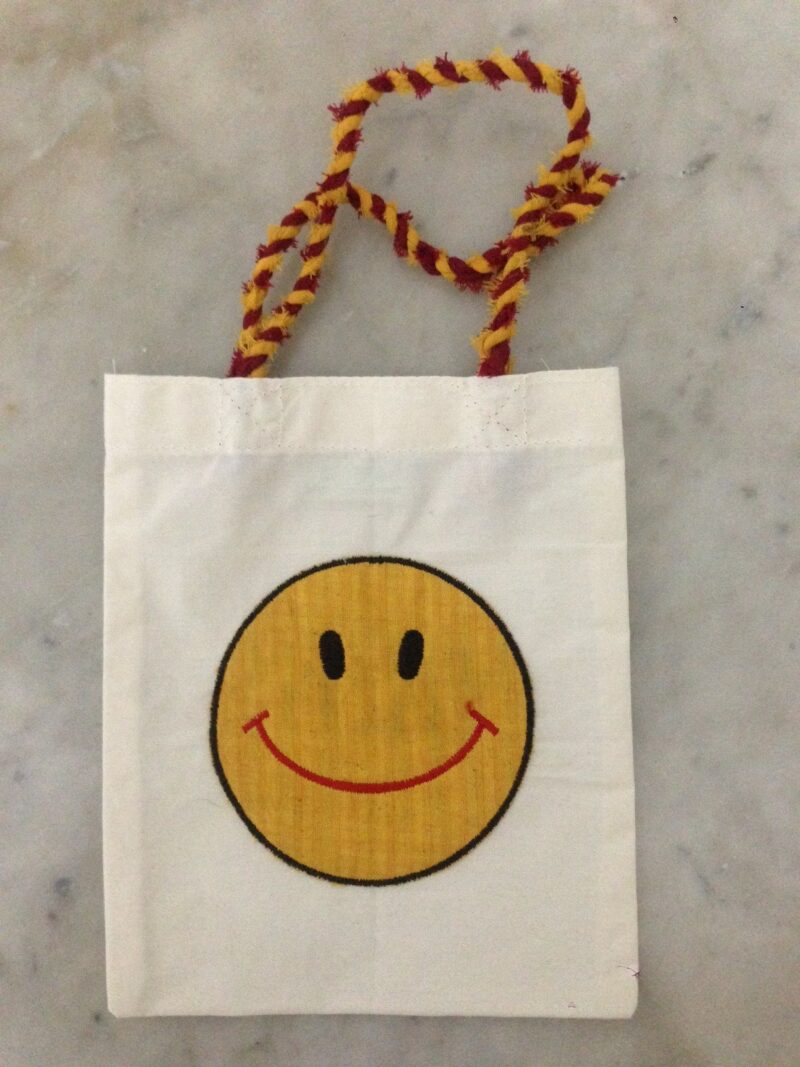 Gift bags: 6" x 7": Applique: Smiley