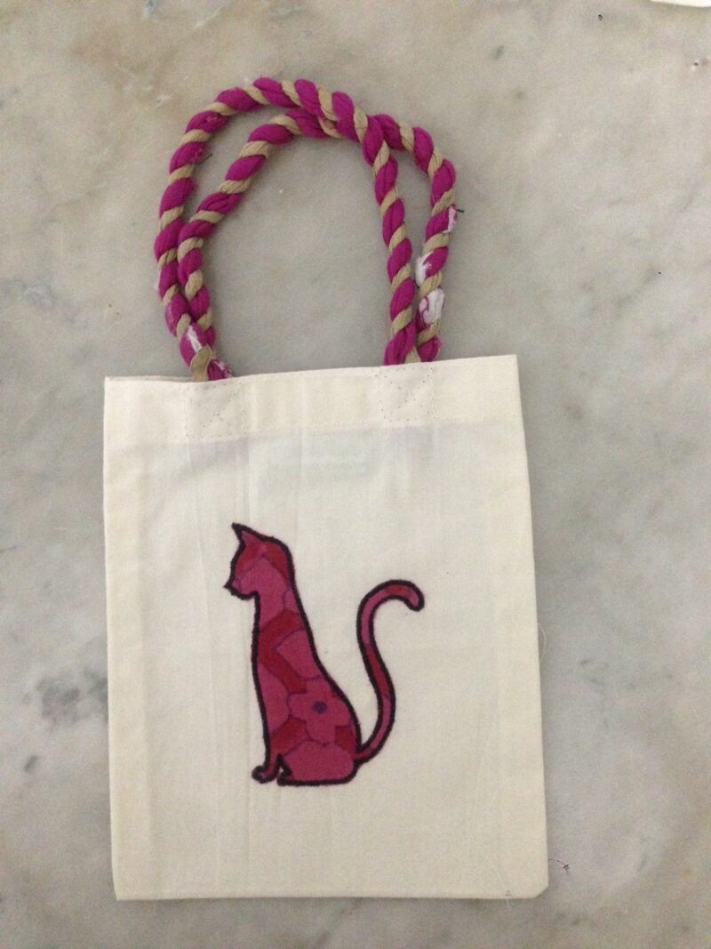Gift bags: 8.5" x 8.5"x 2":Applique: Cat - Image 2
